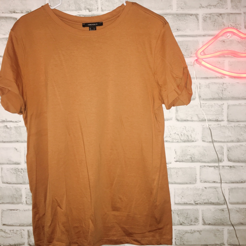 New Without Tags Basic Tee!!!